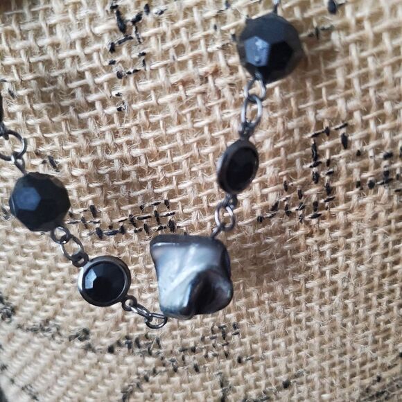 Woman's Mother of Pearl and Glass Necklace Long - Picture 5 of 7